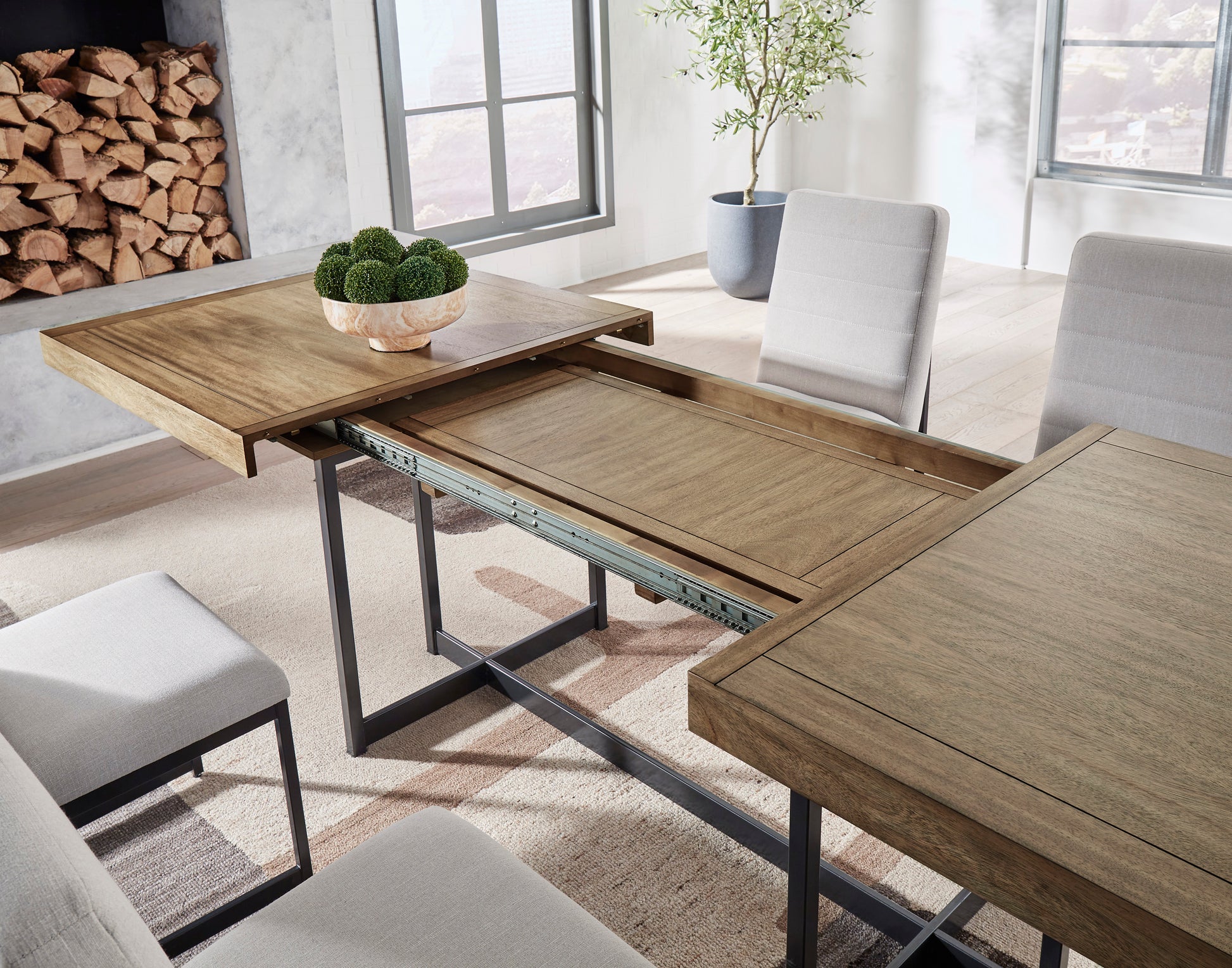 Tomtyn Dining Collection