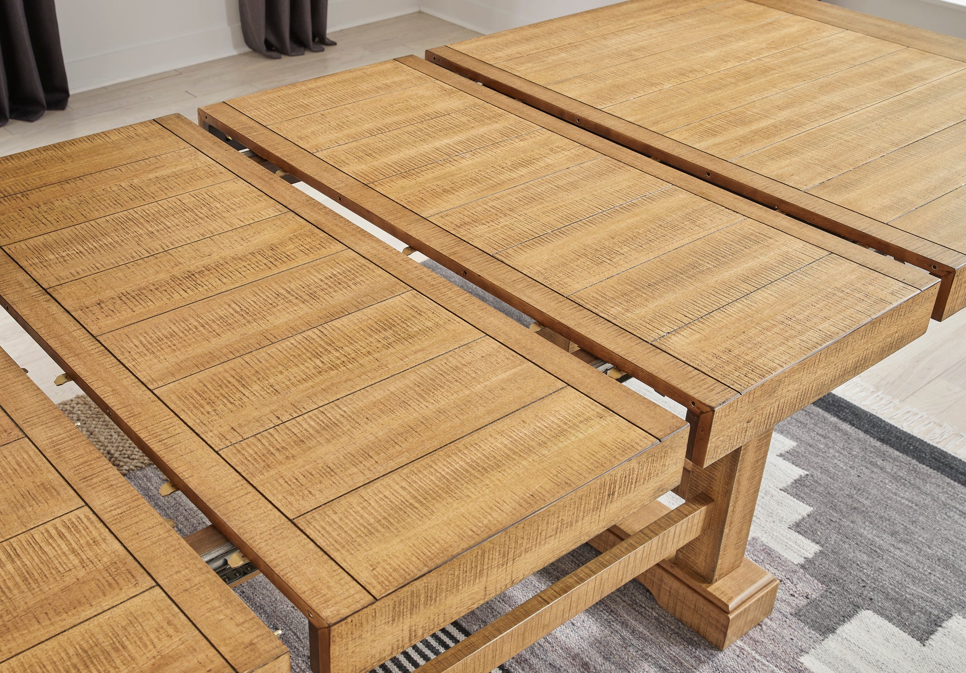 Havonplane Dining collection