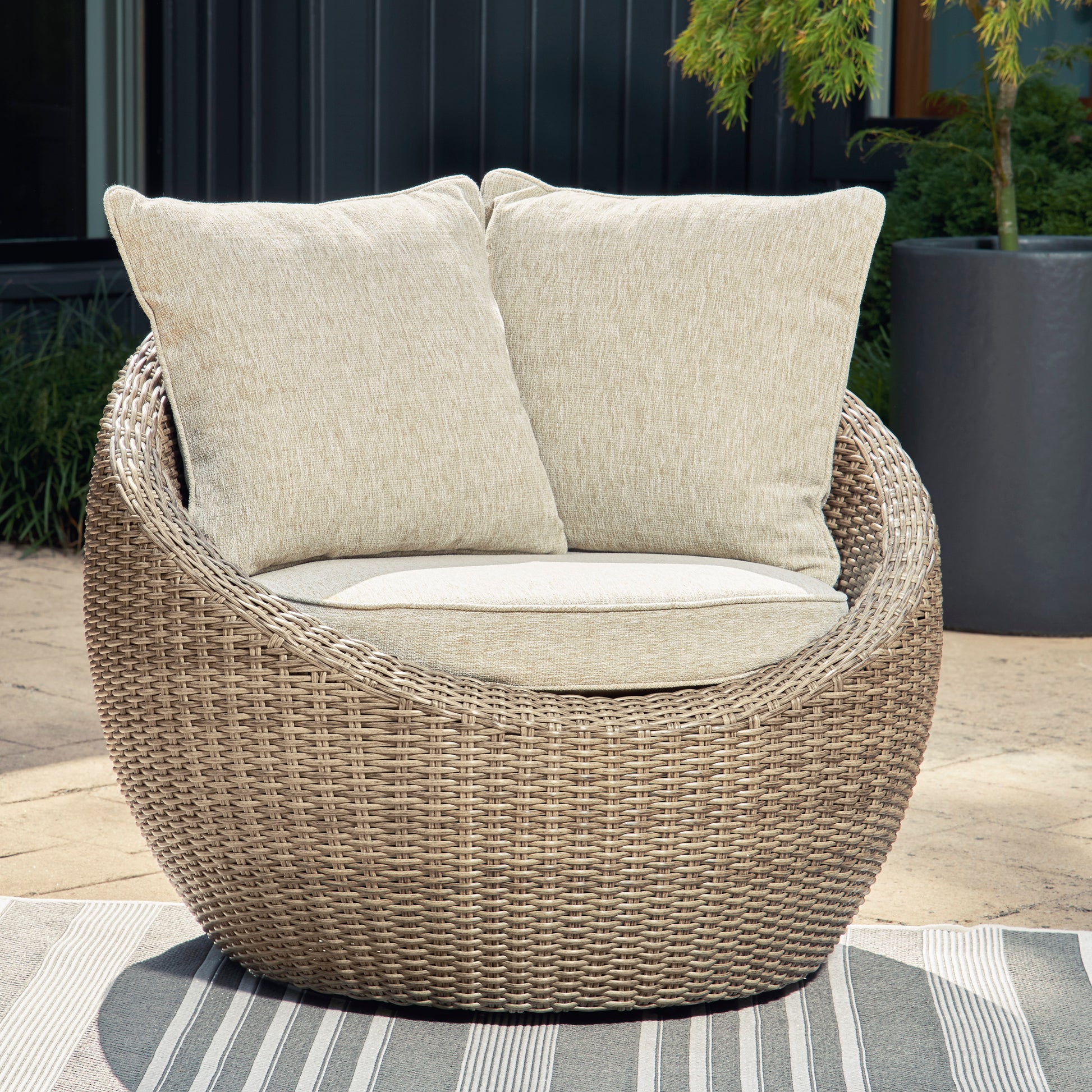 Danson Lounge Chair