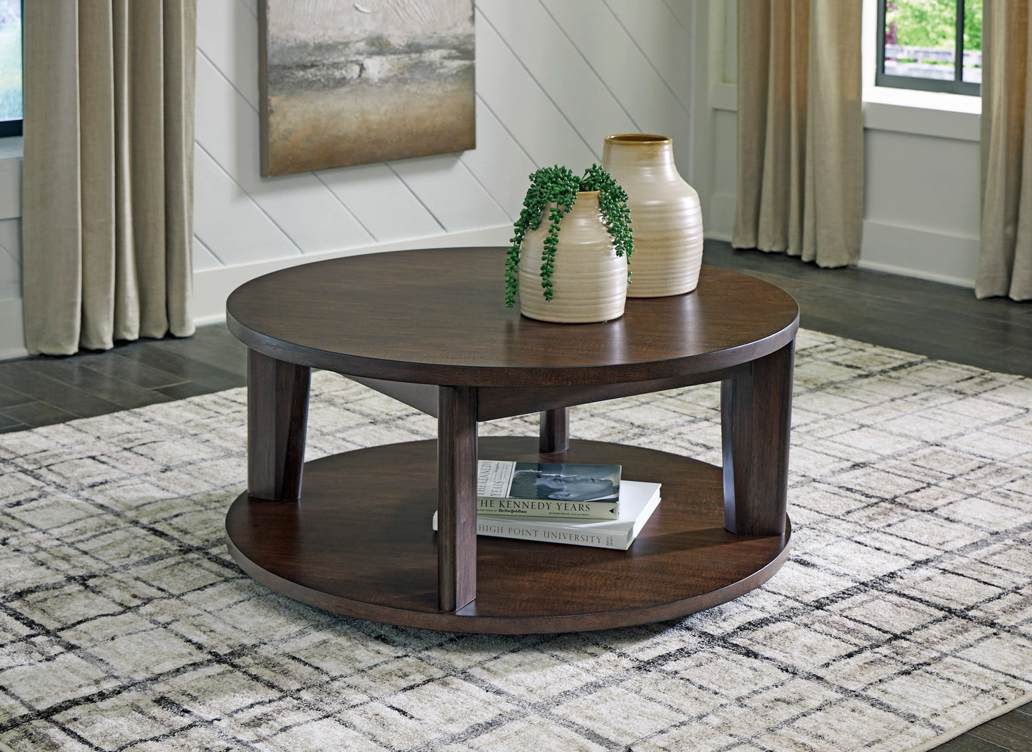 Korestone round cocktail table
