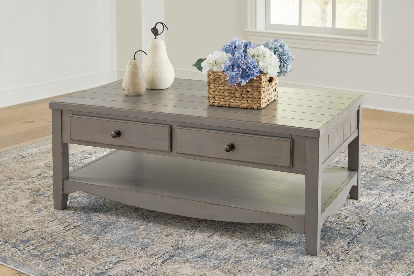 Charina cocktail table